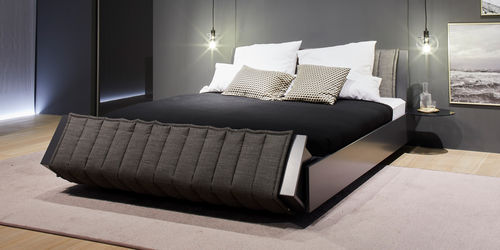 Letto matrimoniale - IZZY - interlübke - contemporaneo / con base contenitore / in tessuto