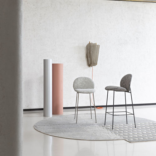 Sedia alta contemporanea - OLA - saba - da interno / in tessuto / con supporto in metallo verniciato