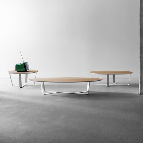 Tavolino basso contemporaneo - Bino - miniforms - in rovere / in noce / in legno laccato