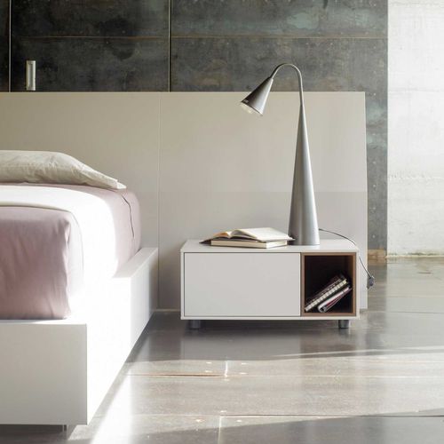 Comodino contemporaneo - OBER - TREKU - in legno / con supporto in legno / rettangolare