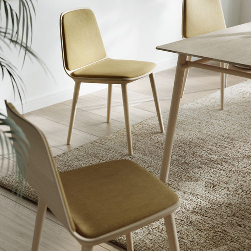 Sedia contemporanea - BISELL - TREKU - da interno / in tessuto / in legno massiccio