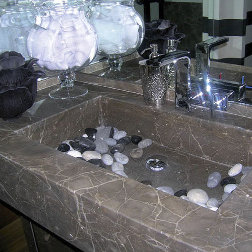 Lavabo sospeso - AMBRATO - Manzi Marmi S.r.l. - in pietra naturale / con specchio regolabile / rettangolare