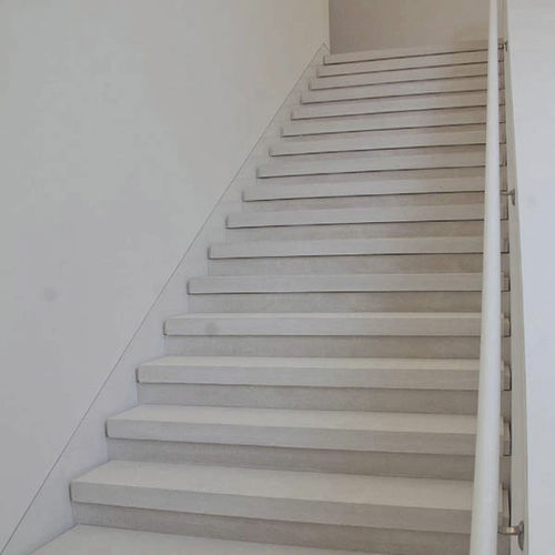 Rivestimento per scalino in pietra naturale - GRIGIO CLASSICO - Manzi Marmi S.r.l.