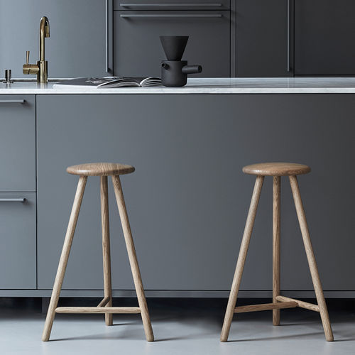 Sgabello da bar contemporaneo - LINEA PERCH - Nikari - in rovere