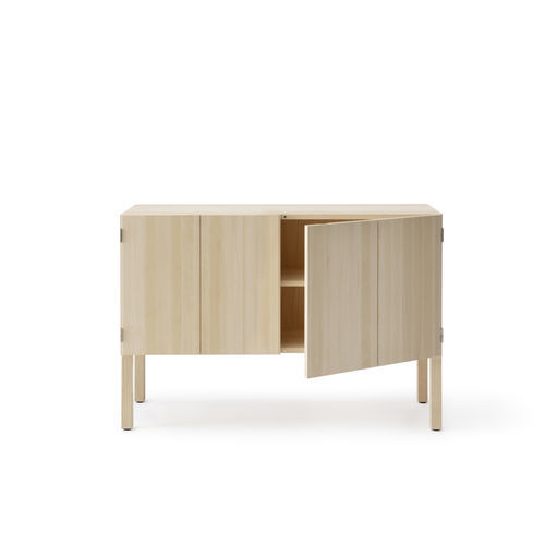Credenza con piedi alti - ARKITECTURE KVK3 - Nikari - contemporanea / in rovere / in frassino