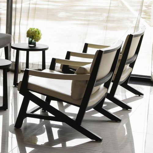 Poltrona contemporanea - CAVALLI : RÉF. 26406 - OVATION Paris - in tessuto / in legno / bianca