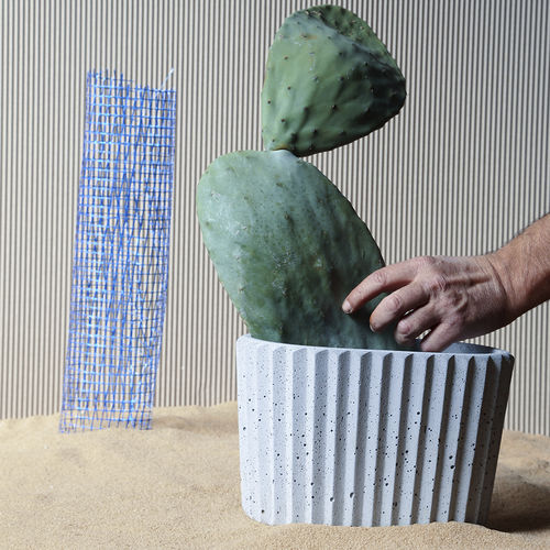 Vaso contemporaneo - SIMAN - Urbi et Orbi - in calcestruzzo / fatto a mano