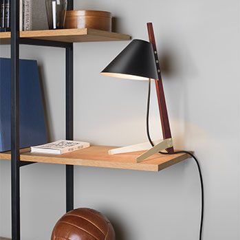 Lampada da tavolo - BILLY TL ILSE CRAWFORD EDITION - Kalmar Werkstaetten - in metallo / in legno di rosa / contemporanea