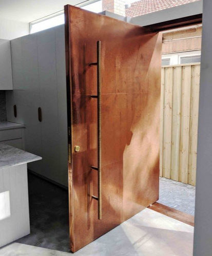 Porta d'ingresso - Australia - FritsJurgens - in rame / a bilico con asse laterale / contemporanea