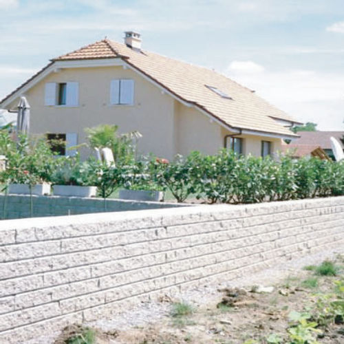 Blocco di calcestruzzo pieno - LEROMUR M ® - BETOCONCEPT - per muro di contenimento / per recinzione di giardino