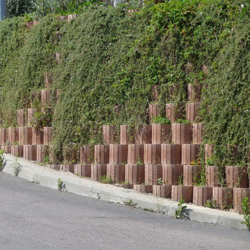 Blocco di calcestruzzo forato - BETOPLUS ® - BETOCONCEPT - decorativo / per recinzione / per muro di contenimento