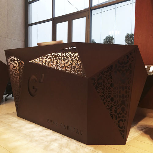 Banco reception in alluminio - BPLAN - luminoso / per hotel