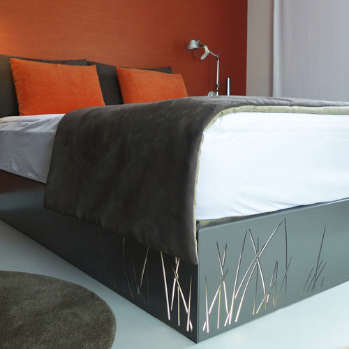 Letto matrimoniale - BPLAN - contemporaneo / con scaffale integrato / in metallo