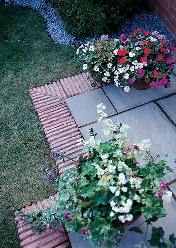 Cordolo da giardino - BRICSTONE - FABISTONE (GROUP RPI) - in terracotta / curvo