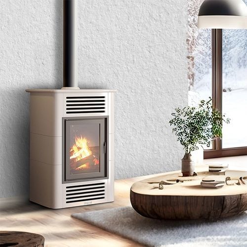 Stufa a legna - LENI 10 - UNICAL AG S.p.A. - 5 kW...10 kW / da appoggio / contemporanea
