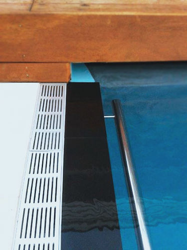 Canaletta in PVC - UD40 - ULTRA CORPORATION - in calcestruzzo ad alte prestazioni / griglia in lega / per piscina