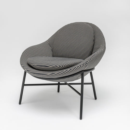 Poltrona contemporanea - OYSTER - Comforty - in tessuto / con poggiapiedi / per edifici pubblici