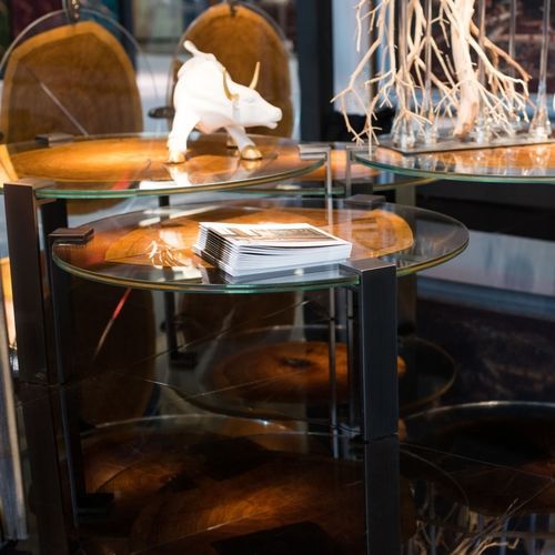 Tavolino basso contemporaneo - FORESTA - VGnewtrend - in legno / in vetro / con supporto in metallo