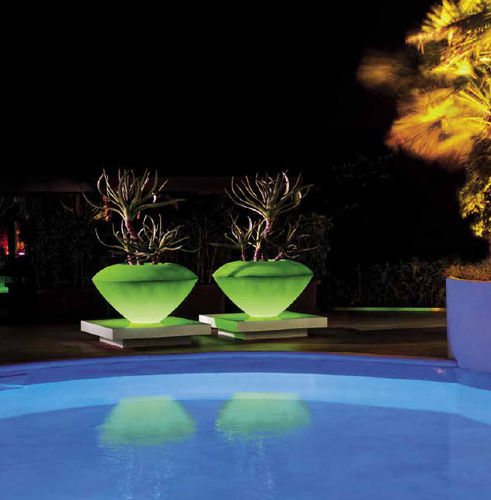 Vaso da giardino in plastica - TROTTY - VGnewtrend - luminoso / Made in Italy / per uso residenziale