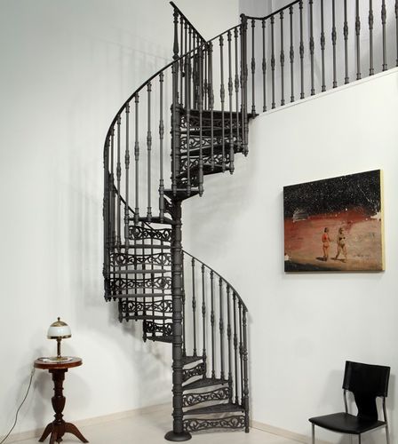 Scala a chiocciola - C 140  - Ghisarredo - con gradini in ghisa / con struttura in acciaio / per uso residenziale