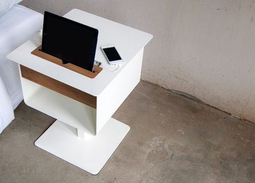 Comodino contemporaneo - NOMAD - SPELL - in legno / quadrato / con presa di corrente integrata