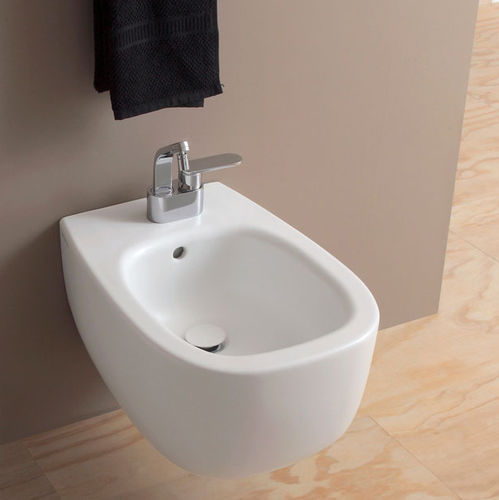 Bidet sospeso - BONOLA  - FLAMINIA - in ceramica / di Jasper Morrison