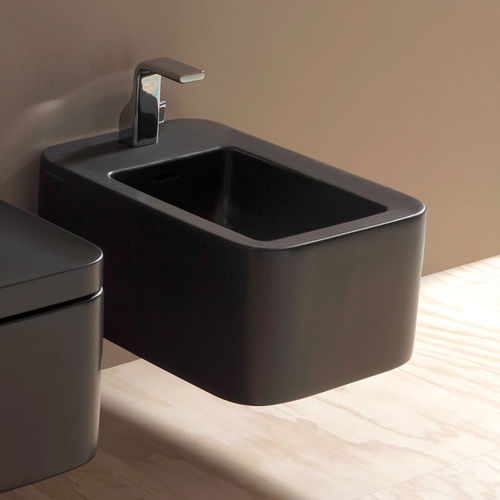 Bidet sospeso - NILE  - FLAMINIA - in ceramica / di Patrick Norguet