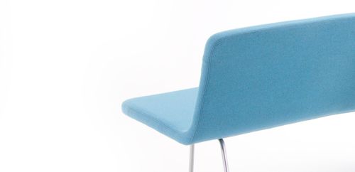 Divanetto imbottito contemporaneo - BREAK - LK Hjelle - con supporto in metallo / con schienale / blu