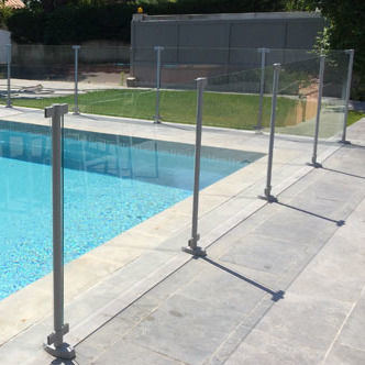 Ringhiera in alluminio - AXIUM solutions aluminium - pannelli in vetro / da esterno / per piscina