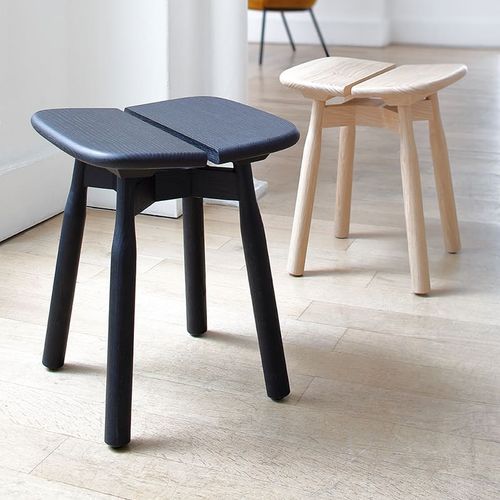 Sgabello contemporaneo - DOM - Coedition - in legno con vernice di protezione / in rovere / nero