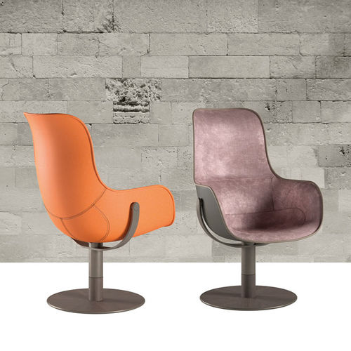 Poltrona contemporanea - ALMA  - DIMENSIONE CHI WING LO - in tessuto / in pelle / in rovere