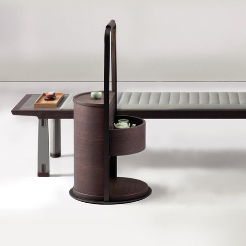 Comodino contemporaneo - SIMA - DIMENSIONE CHI WING LO - in quercia naturale / in sucupira / con supporto in metallo