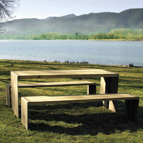 Tavolo da picnic contemporaneo - LAFORET - Colomer - in pino / con supporto in acciaio / rettangolare