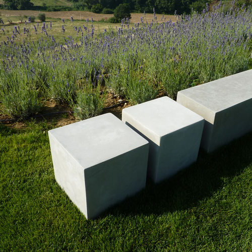 Tavolino basso contemporaneo - BASIC.7.40  - LOVECEMENT - in cemento / quadrato / per uso residenziale