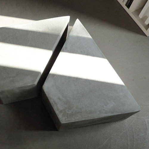 Tavolino basso contemporaneo - CUT.6 - LOVECEMENT - in cemento / trapezoidale / professionale
