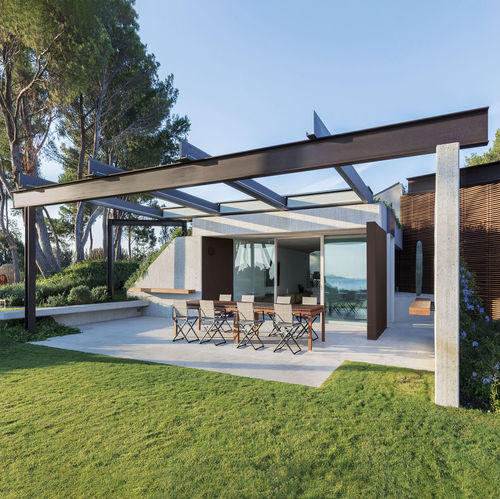 Pergola addossata - FOLD - STUDIO 66 - Outdoor Creations - in alluminio / con copertura scorrevole / su misura