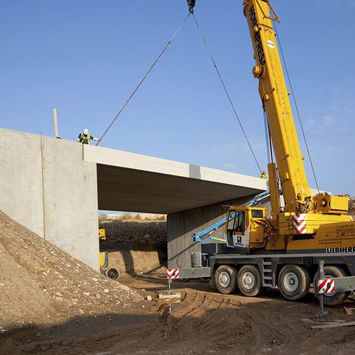 Ponte in calcestruzzo - OLESA DE MONTSERRAT - HORMIPRESA - a travi / per strada / prefabbricato
