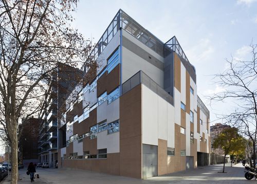 Edificio prefabbricato - PAIDEIA - HORMIPRESA - in calcestruzzo / per scuola / contemporaneo