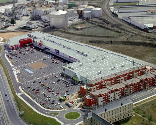 Edificio prefabbricato - LEROY MERLIN - HORMIPRESA - in calcestruzzo / contract / contemporaneo