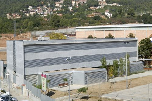 Edificio prefabbricato - IES FONTS DEL GLORIETA - HORMIPRESA - in calcestruzzo / per scuola / contemporaneo