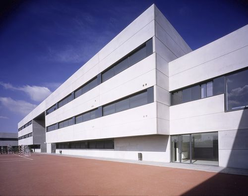 Edificio prefabbricato - MIRASUR - HORMIPRESA - in calcestruzzo / per scuola / contemporaneo