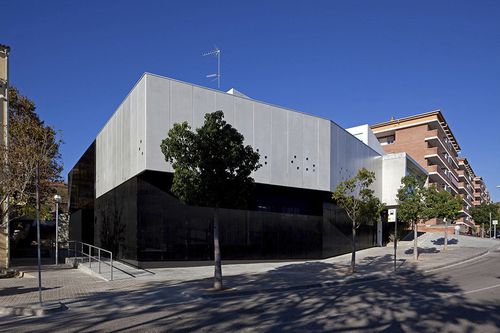 Edificio prefabbricato - BRESSOL VIROLET - HORMIPRESA - in calcestruzzo / per scuola / contemporaneo