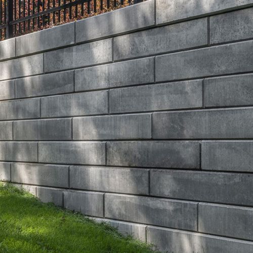 Muro di contenimento in calcestruzzo - SIENAEDGE™ - UNILOCK - modulare / per recinzione di giardino