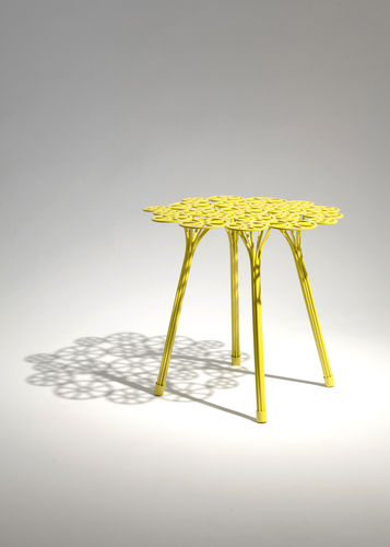 Tavolo d'appoggio design originale - ESTRELA - A lot of Brasil - in acciaio / rotondo / per uso residenziale