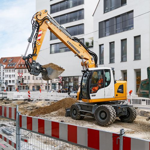 Escavatore intermedio - A 914 LITRONIC - Liebherr  - gommato / compatto / a basso consumo di carburante