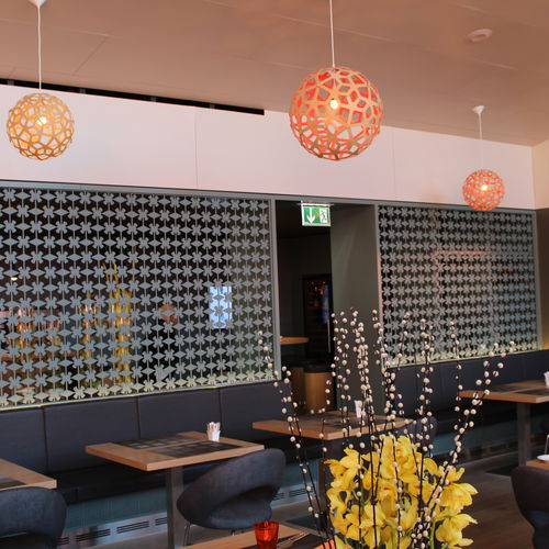Pannello decorativo per parete - HOSPITAL HIRSLANDEN RESTAURANT - Bruag Design Factory AG - in HPL / perforato