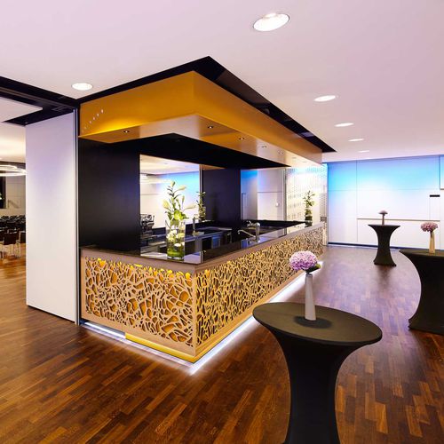 Pannello decorativo per interni - BARFRONT HOTEL BANANACITY WINTERTHUR - Bruag Design Factory AG - in legno compensato / perforato