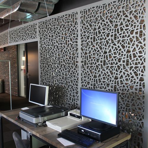 Pannello decorativo per parete - OFFICE LOCAL & SEARCH.CH - Bruag Design Factory AG - in MDF / perforato