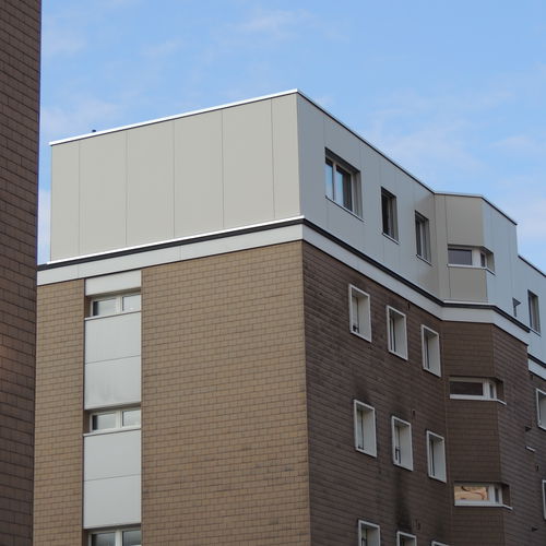 Rivestimento di facciata in pannelli - CELLON - STADTBACHSTRASSE BADEN - Bruag Design Factory AG - in composito / in HPL / liscio