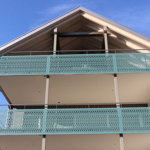 Balcone a pannelli - MFH APPENZELL - Bruag Design Factory AG - in HPL